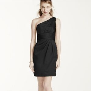 7/29 Black One shoulder satin dress